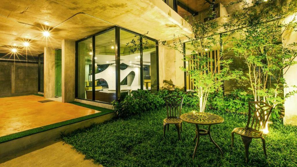 B2 Phuket Boutique & Budget Hotel Exterior photo